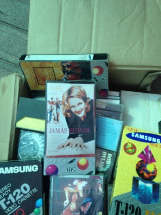 Drew Barrymore in Never Been Kissed...in Spanish....on VHS. 